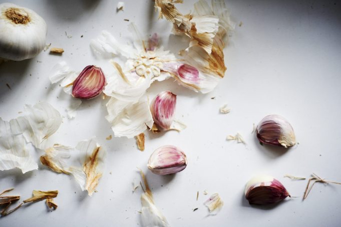 8 Surprising Uses for Garlic You Probably Didn’t Know About garlic hacks